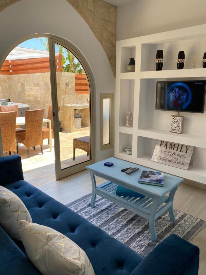 Villa Caerus Paphos Exterior photo